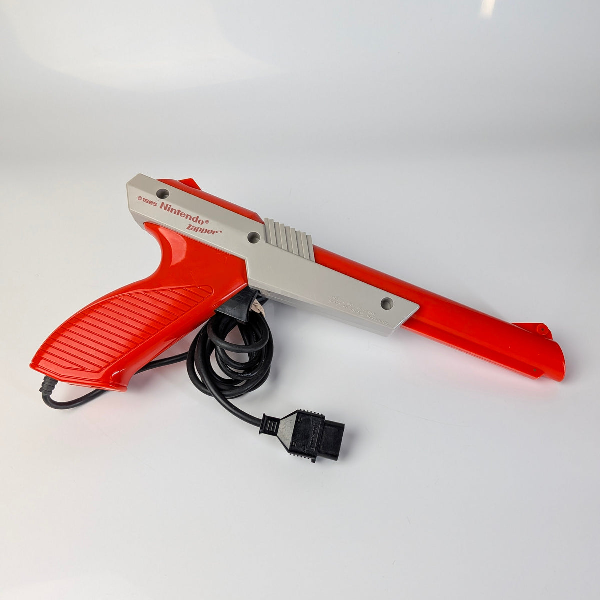 Nintendo (NES) Zapper Light Gun - Red
